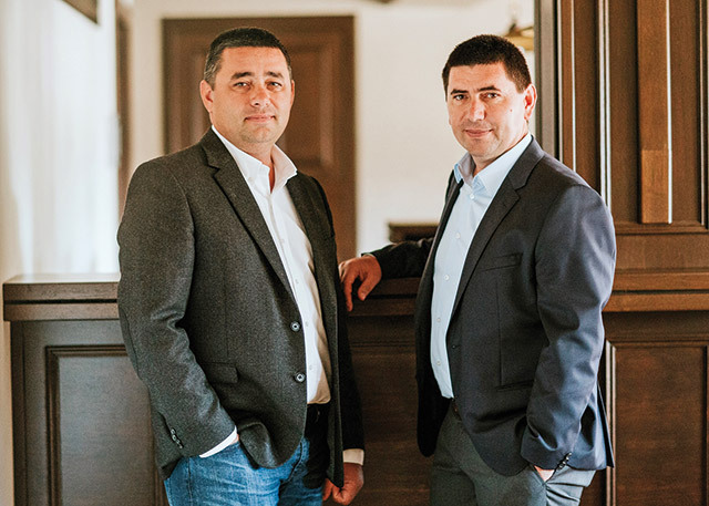 Antreprenori locali. Elis Pavaje, producător de pavele din Alba: „Se simt semne de încetinire, vedem reticenţă din partea clienţilor persoane fizice“.